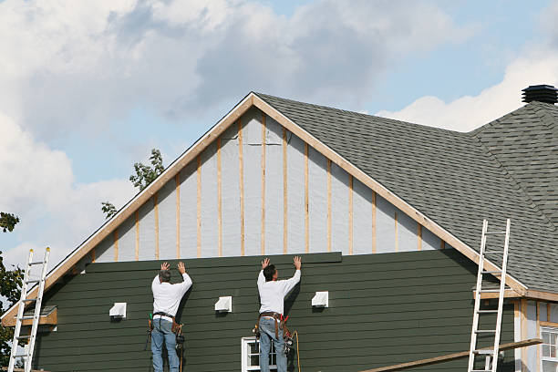 Professional Siding Replacement technician working in Worthington, OH